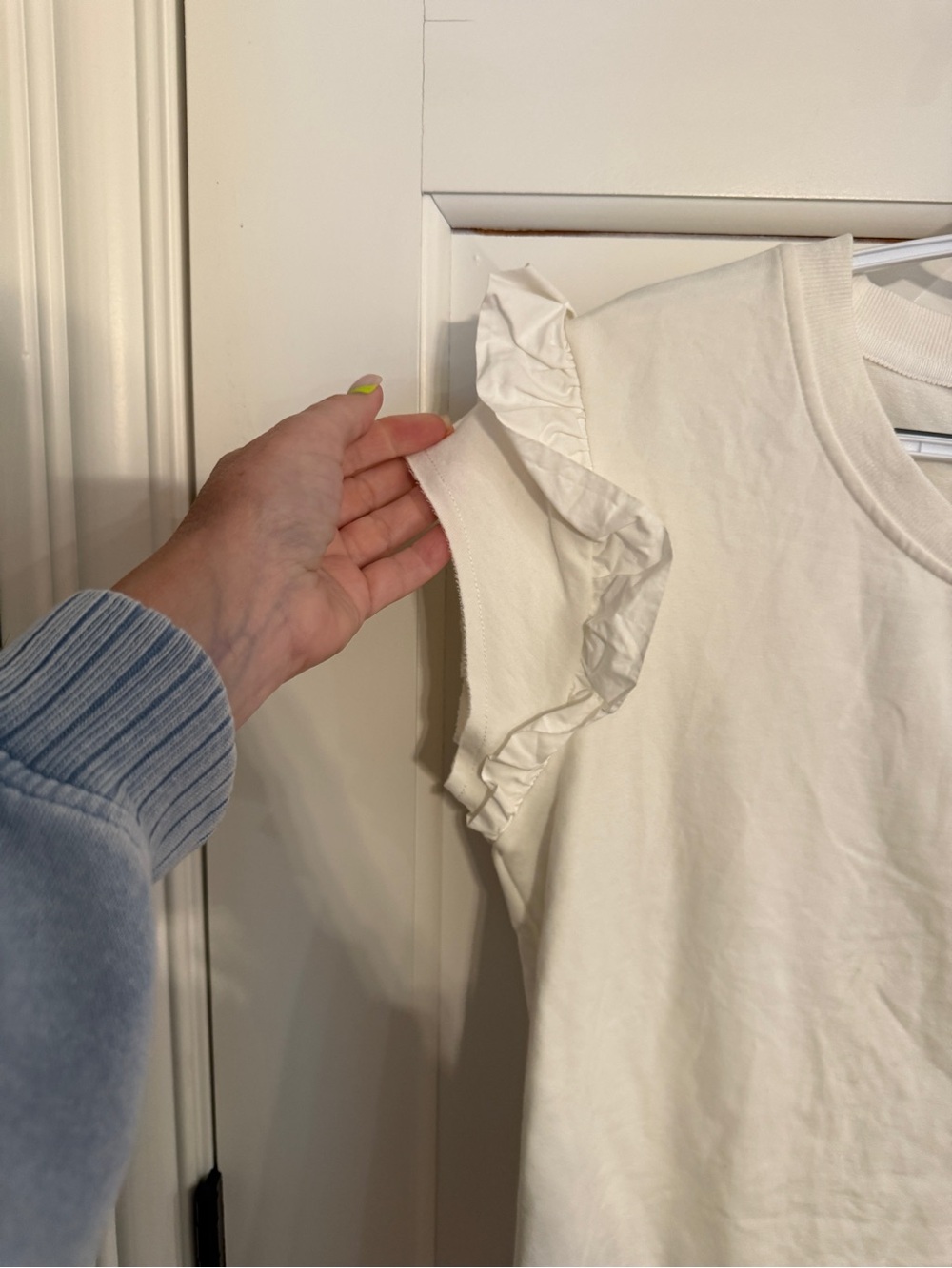 Sundays White Ruffle Flutter Sleeve Sweatshirt Top XS 6017 - Picture 6 of 10